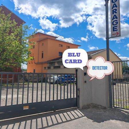 Parma Express Traveller'S Lodging Front Station Fs Parking Bagian luar foto